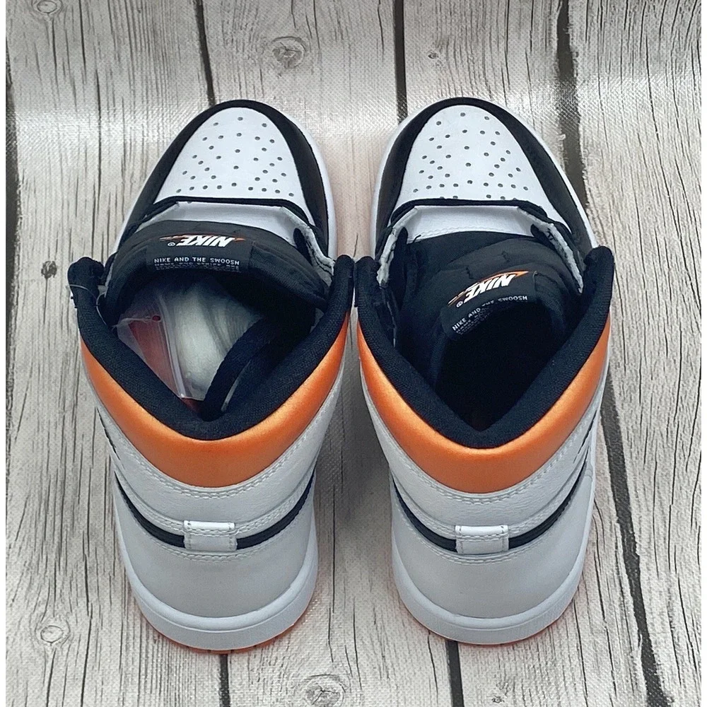 Nike Men's Air Jordan 1 Retro High Electro Orange Size 4 555088-180 New